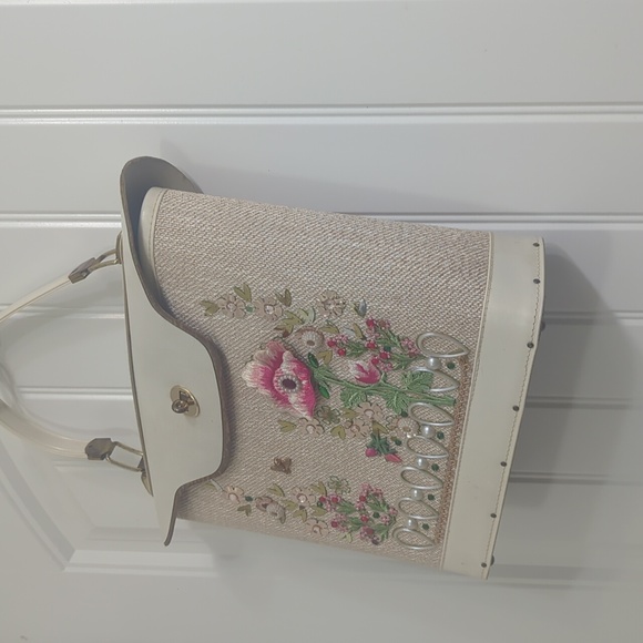 Vintage 1960's Embroidery Handbag - Picture 3 of 8
